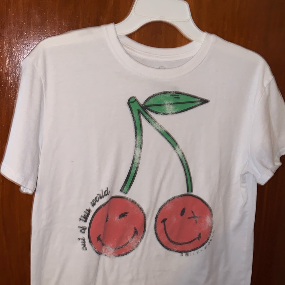 Smiley World juniors Large T Shirt L 10/12
